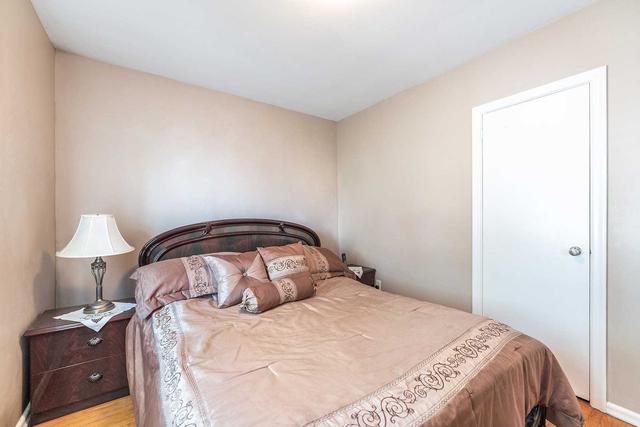 crt - 18 Ivanhoe Crt, House detached with 3 bedrooms, 2 bathrooms and 0 parking in Toronto ON | Image 8