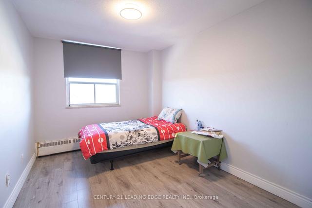 703 - 80 Grandravine Dr, Condo with 2 bedrooms, 1 bathrooms and 1 parking in Toronto ON | Image 6