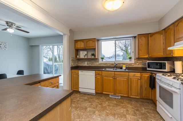 9476 Paula Crescent, House detached with 4 bedrooms, 2 bathrooms and null parking in Chilliwack BC | Image 4
