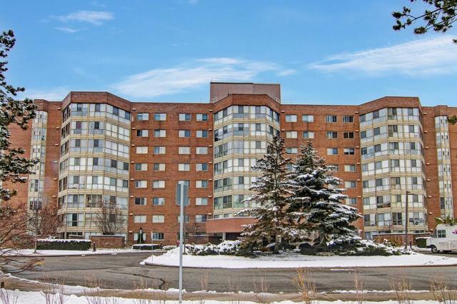 404 - 5 Weldrick Rd W, Condo with 3 bedrooms, 2 bathrooms and 1 parking in Richmond Hill ON | Image 1