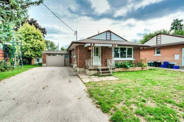 33 Metzloff Dr, House detached with 3 bedrooms, 2 bathrooms and 5 parking in Kitchener ON | Image 21