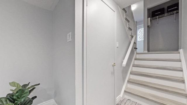 86 Tangle Briar Way, Townhouse with 3 bedrooms, 2 bathrooms and 2 parking in Toronto ON | Image 24