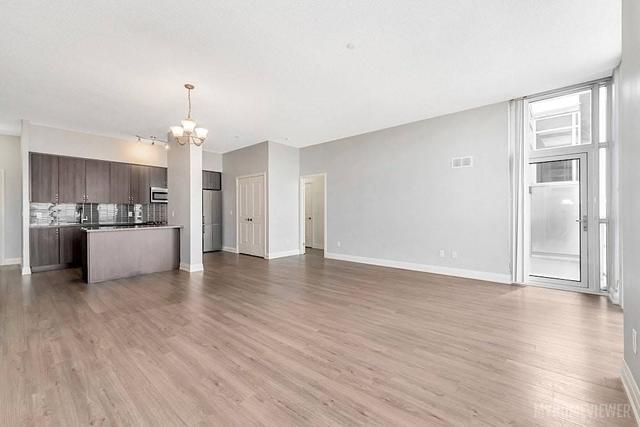 809 - 8763 Bayview Ave, Condo with 2 bedrooms, 2 bathrooms and 1 parking in Richmond Hill ON | Image 4