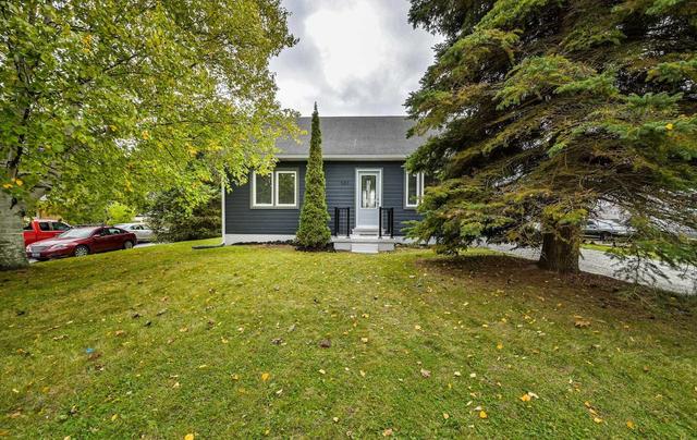 583 King Ave E, House detached with 2 bedrooms, 1 bathrooms and 8 parking in Clarington ON | Image 1