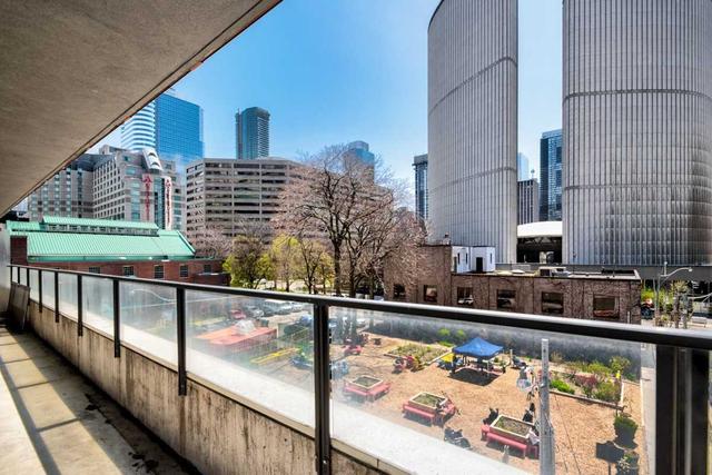 511 - 111 Elizabeth St, Condo with 2 bedrooms, 2 bathrooms and 1 parking in Toronto ON | Image 13