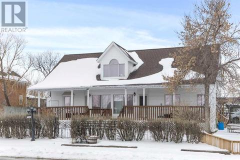 127 2nd Avenue W, House detached with 4 bedrooms, 2 bathrooms and 2 parking in Hussar AB | Card Image