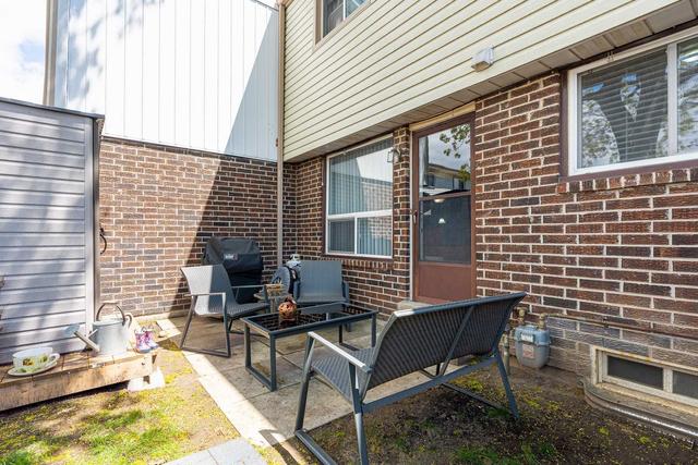 173 - 120 Nonquon Rd, Townhouse with 3 bedrooms, 1 bathrooms and 1 parking in Oshawa ON | Image 7