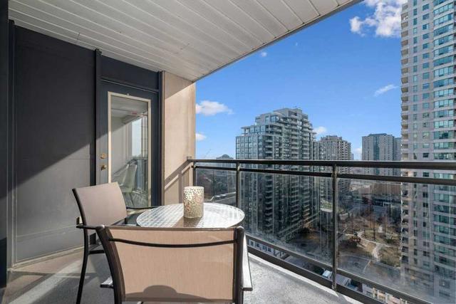 1800 - 18 Hollywood Ave, Condo with 3 bedrooms, 2 bathrooms and 1 parking in Toronto ON | Image 13