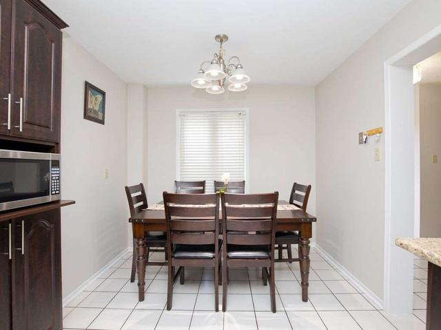 25 Murdoch Dr, House detached with 3 bedrooms, 3 bathrooms and 5 parking in Brampton ON | Image 8