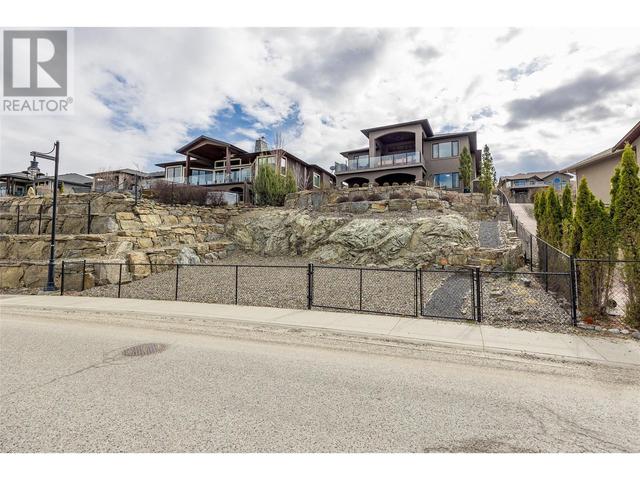 900 Lamont Lane, House detached with 5 bedrooms, 2 bathrooms and 3 parking in Kelowna BC | Image 61