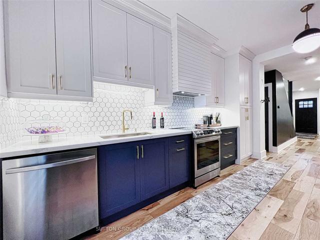 268 Ashdale Ave, House semidetached with 3 bedrooms, 3 bathrooms and 0 parking in Toronto ON | Image 2