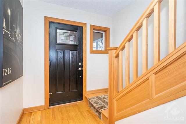 32 Glendale Avenue, House detached with 4 bedrooms, 2 bathrooms and 3 parking in Ottawa ON | Image 2