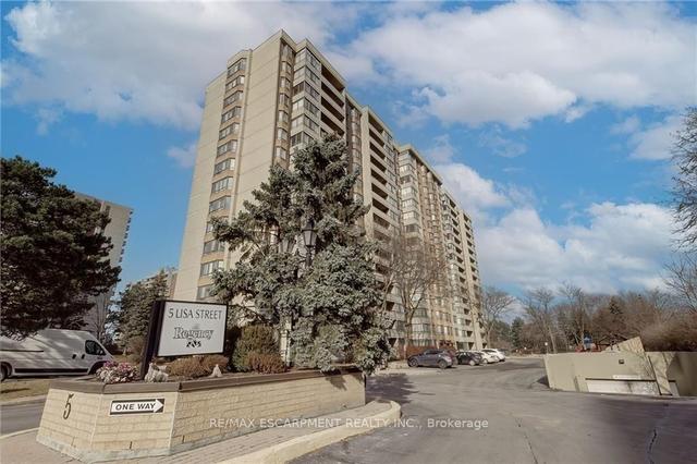 908 - 5 Lisa St, Condo with 3 bedrooms, 2 bathrooms and 2 parking in Brampton ON | Image 1