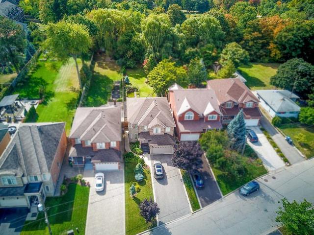 1642 Barbertown Rd, House detached with 4 bedrooms, 3 bathrooms and 8 parking in Mississauga ON | Image 19