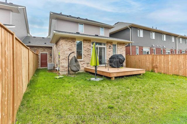 10 Curren Cres, House attached with 3 bedrooms, 4 bathrooms and 4 parking in Tillsonburg ON | Image 17
