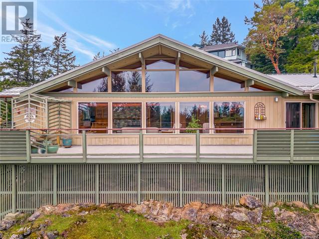 863 Walfred Rd, House detached with 2 bedrooms, 4 bathrooms and 4 parking in Langford BC | Image 33