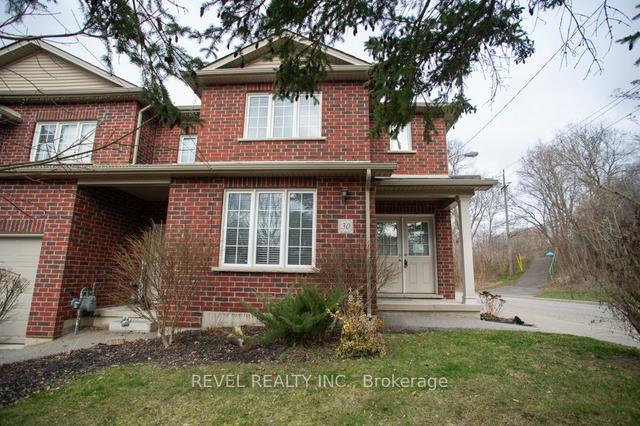 30 Bond St, House attached with 3 bedrooms, 3 bathrooms and 2 parking in Brantford ON | Image 12