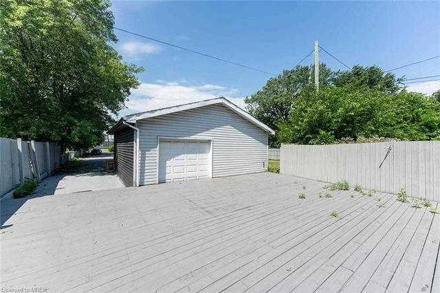 25 Meadowvale Dr, House detached with 3 bedrooms, 2 bathrooms and 10 parking in St. Catharines ON | Image 10