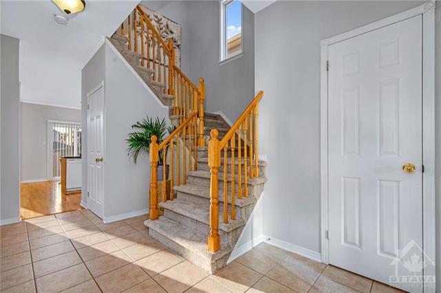 2194 Nantes Street, House detached with 3 bedrooms, 3 bathrooms and 3 parking in Ottawa ON | Image 3