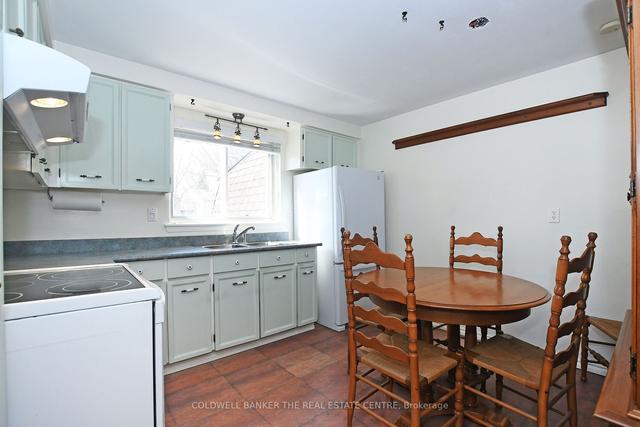 73 St. Andrews Crt, House attached with 4 bedrooms, 2 bathrooms and 4 parking in Aurora ON | Image 2