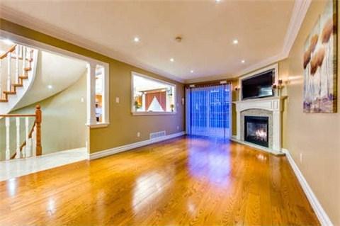 10 Durant Cres, House detached with 4 bedrooms, 4 bathrooms and 4 parking in Markham ON | Image 4
