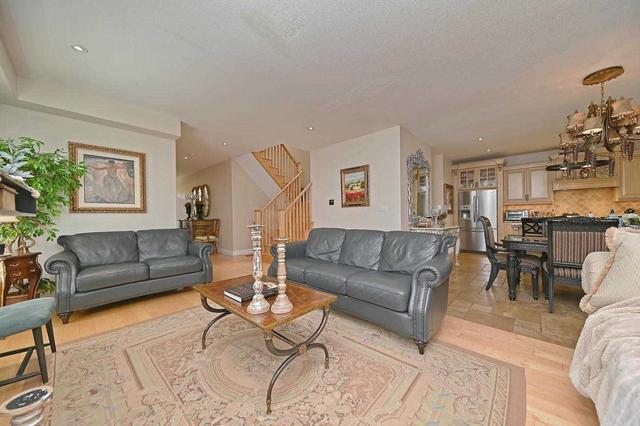 806 Old York Rd, House detached with 4 bedrooms, 4 bathrooms and 10 parking in Burlington ON | Image 3