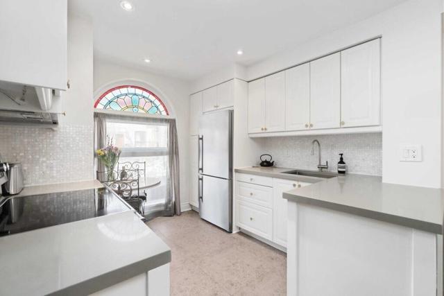 31 Belmont St, House attached with 2 bedrooms, 2 bathrooms and 0 parking in Toronto ON | Image 26