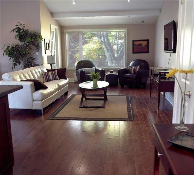 5 - 2812 Bloor St W, Condo with 2 bedrooms, 1 bathrooms and 1 parking in Toronto ON | Image 5