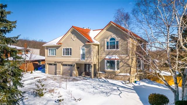 2169 Bonfield Court, House detached with 6 bedrooms, 5 bathrooms and 6 parking in Burlington ON | Image 2