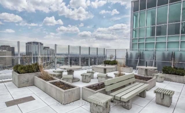 307 - 2 Fieldway Rd, Condo with 2 bedrooms, 2 bathrooms and 1 parking in Toronto ON | Image 8