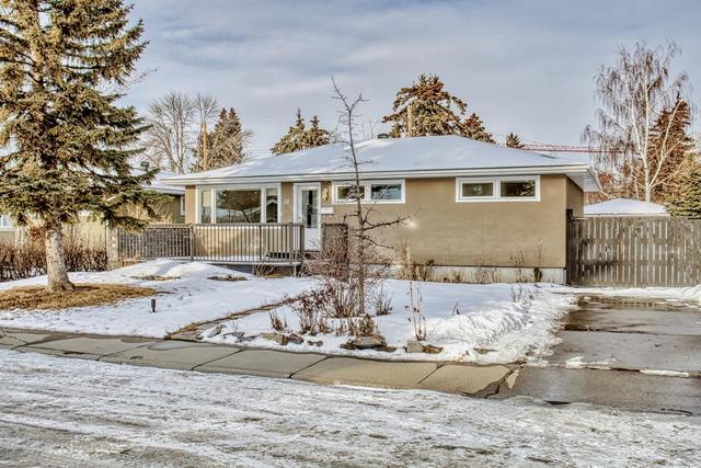 10 Mayfair Road Sw, House detached with 4 bedrooms, 2 bathrooms and 3 parking in Calgary AB | Image 44