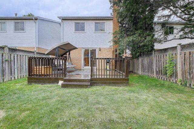 2031 Glenada Cres, House attached with 3 bedrooms, 4 bathrooms and 3 parking in Oakville ON | Image 17