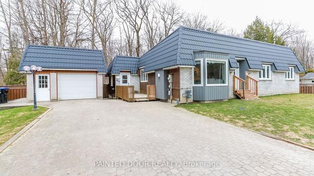 3914 Rosemary Lane, House detached with 3 bedrooms, 2 bathrooms and 5 parking in Innisfil ON | Image 12