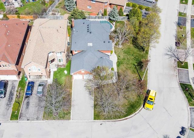 5171 Castlefield Dr, House detached with 4 bedrooms, 4 bathrooms and 6 parking in Mississauga ON | Image 35