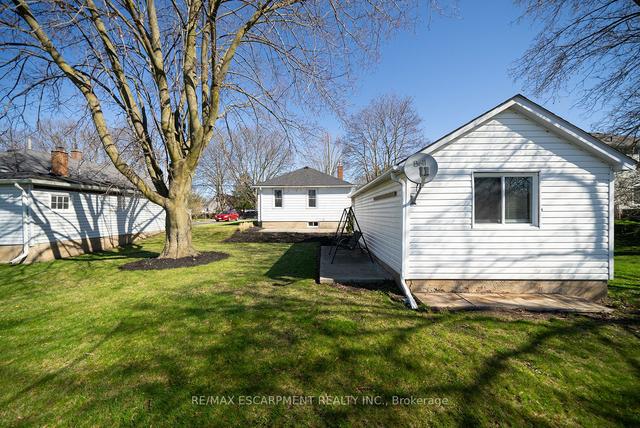 76 Baldwin Ave, House detached with 2 bedrooms, 1 bathrooms and 4 parking in Brantford ON | Image 24