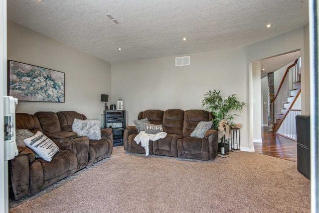 110 Deer Cres, House detached with 4 bedrooms, 6 bathrooms and 18 parking in Norwich ON | Image 5