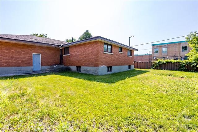 648 Parkview Road, House detached with 3 bedrooms, 2 bathrooms and 6 parking in Ottawa ON | Image 13