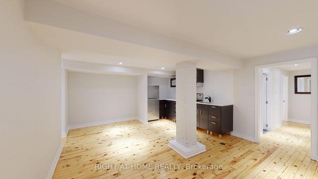 524 Markham St, House semidetached with 2 bedrooms, 1 bathrooms and 0 parking in Toronto ON | Image 4
