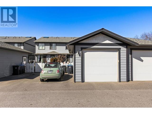 987 Laurier Avenue, House attached with 2 bedrooms, 3 bathrooms and 1 parking in Kelowna BC | Image 49