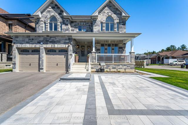 1 Wood Cres, House detached with 4 bedrooms, 4 bathrooms and 6 parking in Essa ON | Image 1
