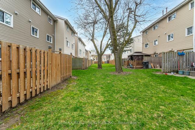 45 - 45 Ellis Dr, Townhouse with 3 bedrooms, 2 bathrooms and 2 parking in Brampton ON | Image 31