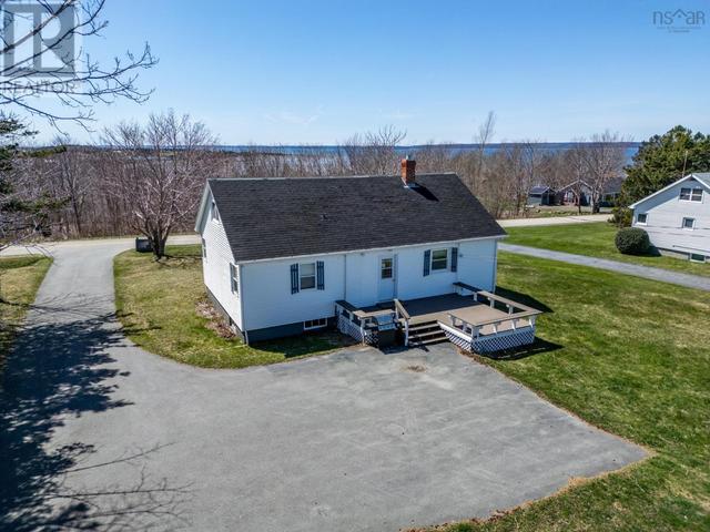 43 Belle Vue St, House detached with 5 bedrooms, 1 bathrooms and null parking in Clare NS | Image 6