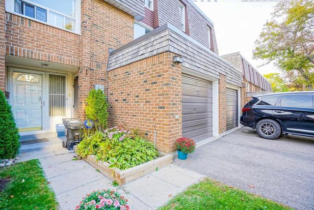 18 Renata Royal Way, Townhouse with 3 bedrooms, 3 bathrooms and 2 parking in Toronto ON | Image 20