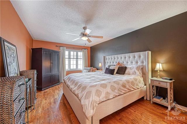 867 Como Crescent, House detached with 4 bedrooms, 3 bathrooms and 6 parking in Ottawa ON | Image 23