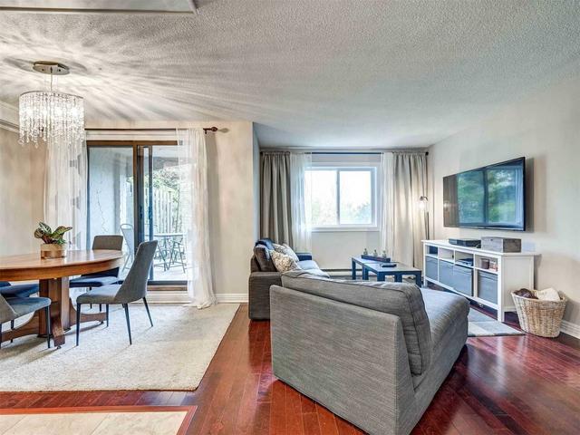 56 - 1030 Falgarwood Dr, Townhouse with 3 bedrooms, 2 bathrooms and 1 parking in Oakville ON | Image 1