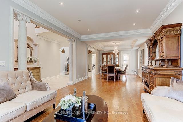319 Princess Ave, House detached with 5 bedrooms, 7 bathrooms and 6 parking in Toronto ON | Image 3