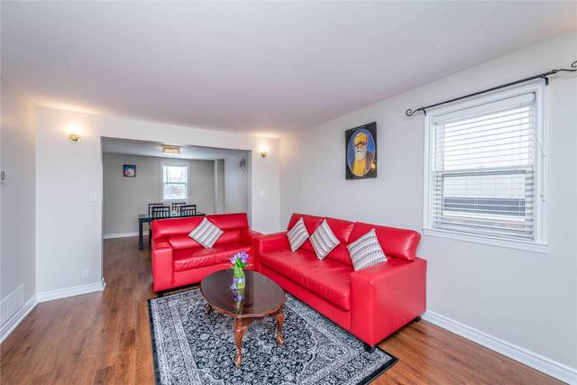 4 Burlington St, House detached with 3 bedrooms, 3 bathrooms and 6 parking in Mississauga ON | Image 5