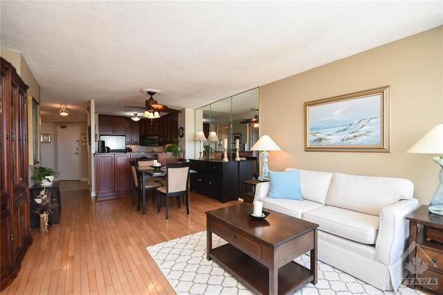 545 St Laurent Boulevard, Condo with 1 bedrooms, 1 bathrooms and 1 parking in Ottawa ON | Image 5
