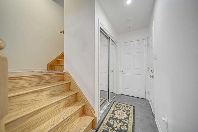 81 Mendelssohn St, House attached with 3 bedrooms, 2 bathrooms and 2 parking in Toronto ON | Image 15