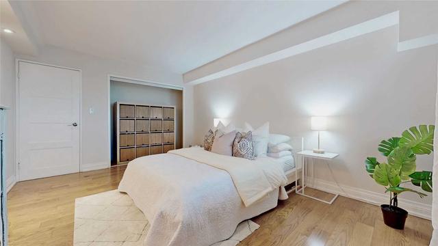 1807 - 260 Scarlett Rd, Condo with 1 bedrooms, 1 bathrooms and 1 parking in Toronto ON | Image 11